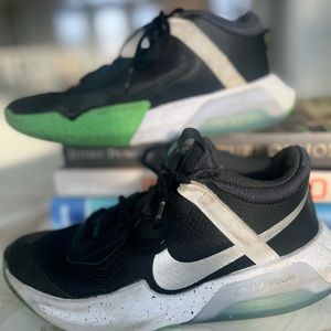 Boys youth Nike Sneakers size 4.5Y